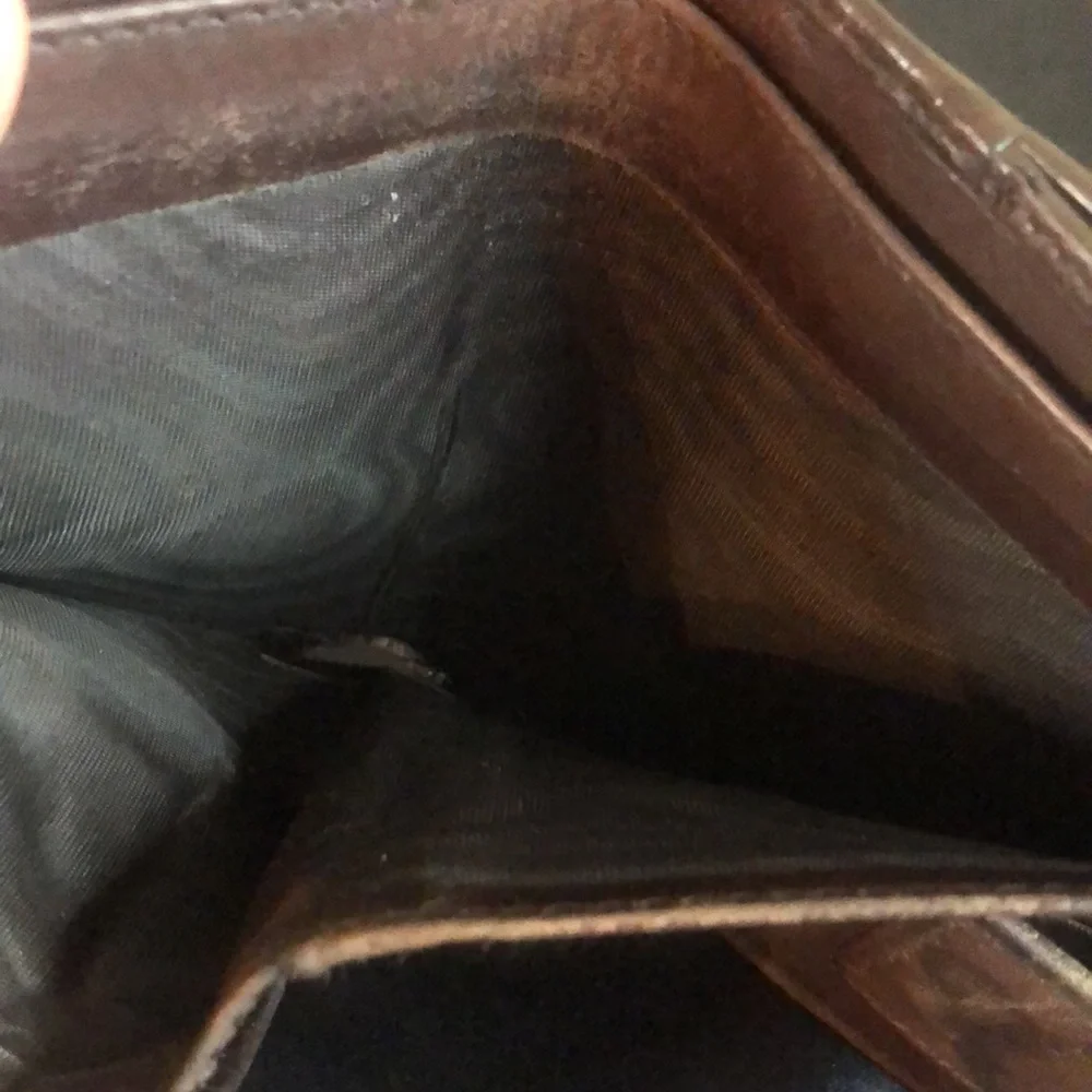 GUCCI Guccissima GG Brown Lambskin Bifold Wallet With Billfold & Coin Section - Picture 16 of 17